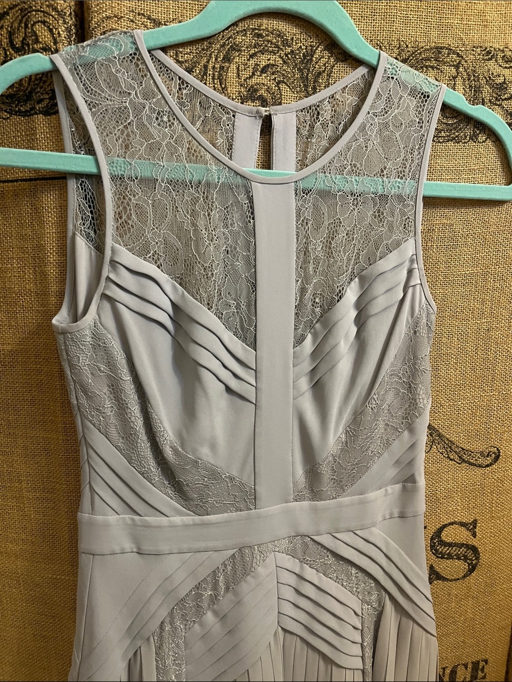 BCBG Maxazria 20s Style Elegant Lace-Panel Sleeveless Pleated Dress - Light Gray - Picture 2 of 4